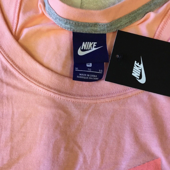 Women's Nike Sportswear Futura Logo Graphic Tank - Picture 2 of 4